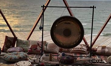 Гонг на берегу Байкала
